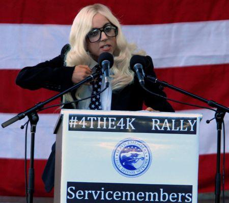 Топ-20 самых щедрых знаменитостей