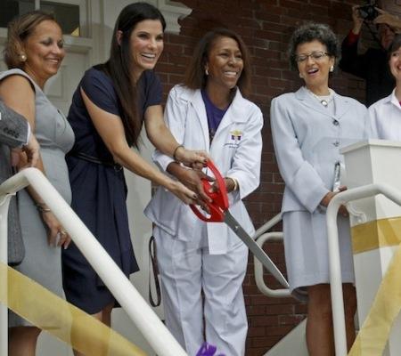 Топ-20 самых щедрых знаменитостей