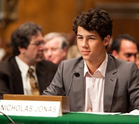 Топ-20 самых щедрых знаменитостей