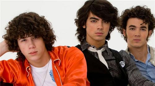 Топ-20 самых щедрых знаменитостей