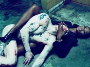 Супермодель Наоми Кемпбелл позировала с трупом