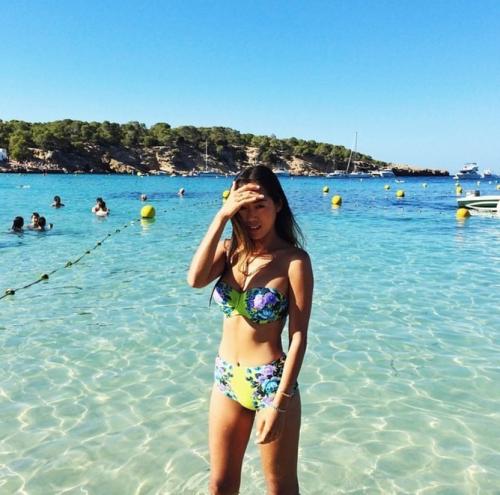 40 лучших Instagram-фото звезд в купальниках