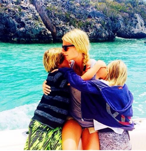 40 лучших Instagram-фото звезд в купальниках