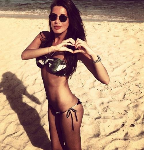 40 лучших Instagram-фото звезд в купальниках