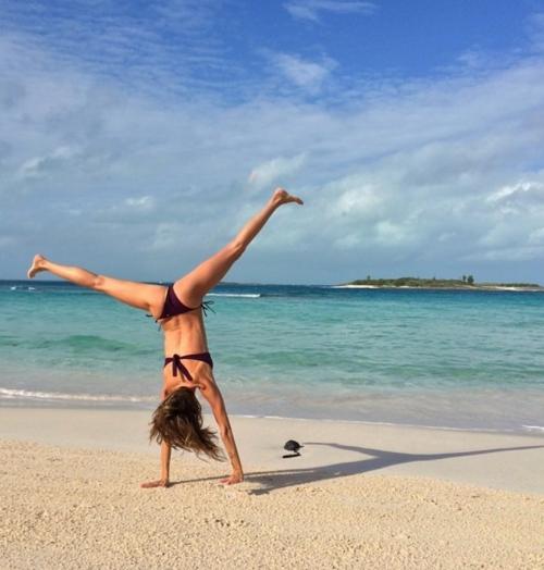 40 лучших Instagram-фото звезд в купальниках