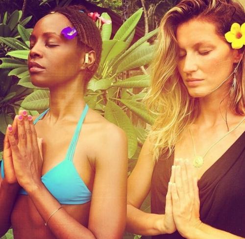 40 лучших Instagram-фото звезд в купальниках