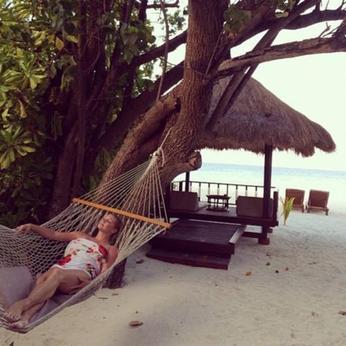 Как отдыхают российские звезды на Мальдивах