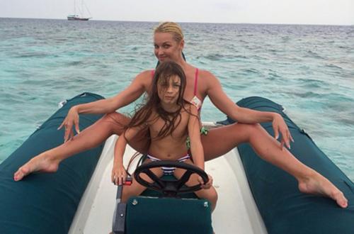 Как отдыхают российские звезды на Мальдивах