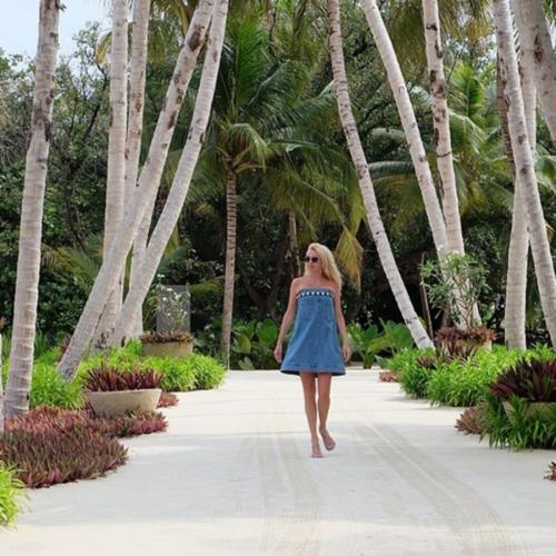 Как отдыхают российские звезды на Мальдивах