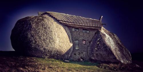 Самый каменный дом выстроили в Португалии