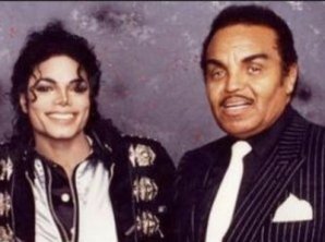 Знаменитости, над которыми издевались собственные родители