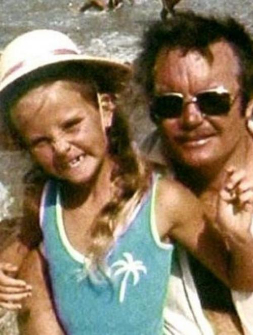 Знаменитости, над которыми издевались собственные родители