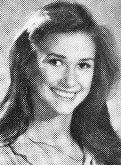 Знаменитости, над которыми издевались собственные родители