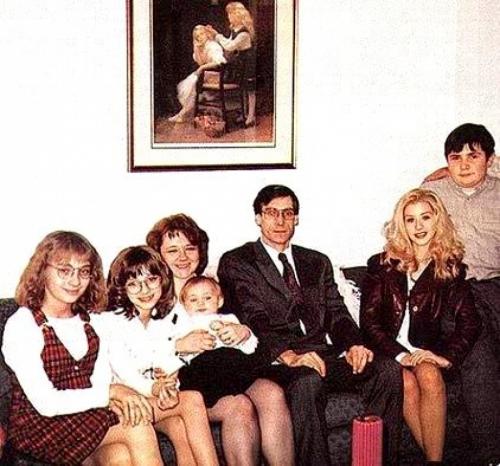 Знаменитости, над которыми издевались собственные родители