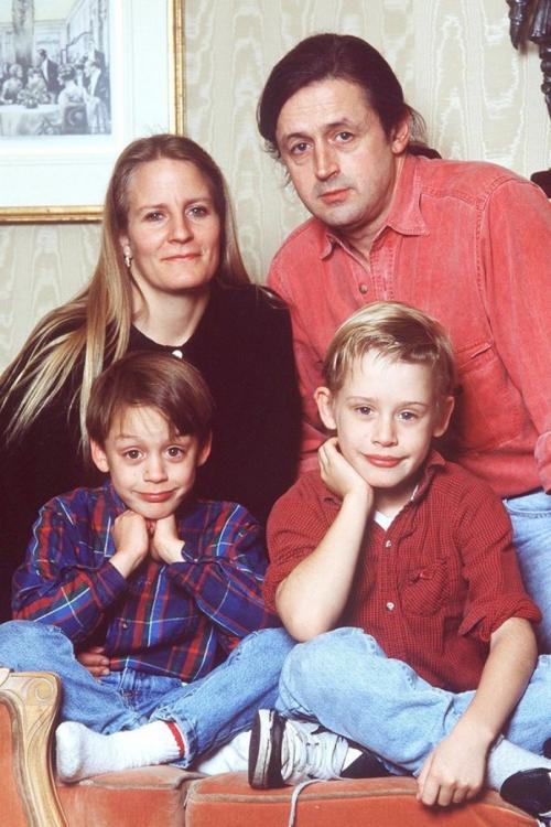 Знаменитости, над которыми издевались собственные родители