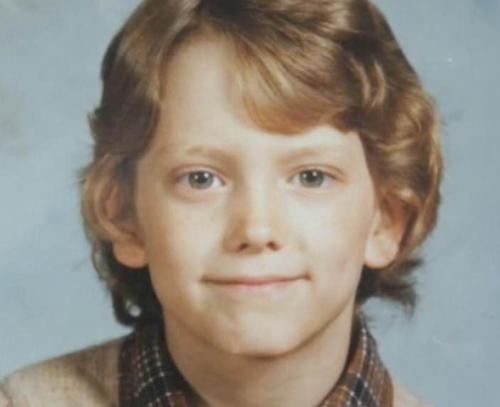 Знаменитости, над которыми издевались собственные родители