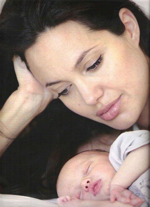 Первые снимки дочки Анджелины Джоли