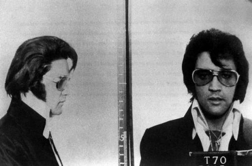 Арестованные знаменитости: фото из полицейского участка