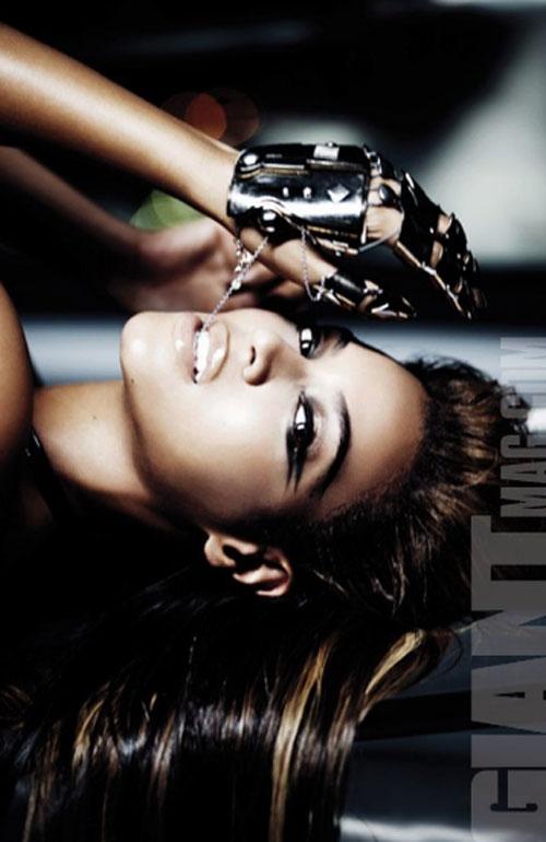 Инопланетный десант: Бейонс для журнала Giant