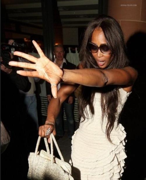 Дикий нрав "черной пантеры": все скандалы вокруг Наоми Кэмпбелл