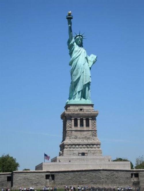 Колоссы 21 века: самые высокие статуи мира