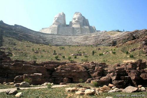 Колоссы 21 века: самые высокие статуи мира