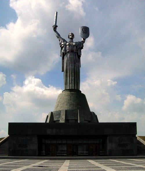 Колоссы 21 века: самые высокие статуи мира