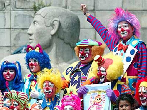 Клоуны штурмуют Мехико !