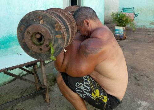 Очередная жертва синтола: бразильский Халк