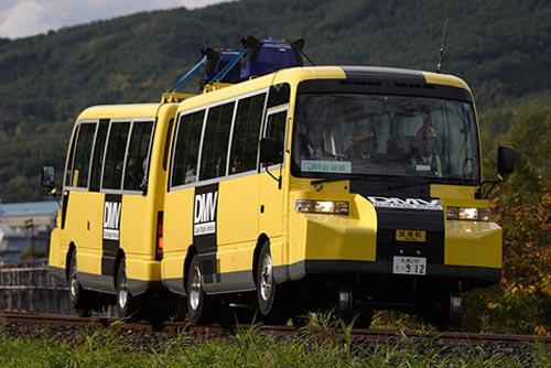 В Японии запущен рельсовый автобус