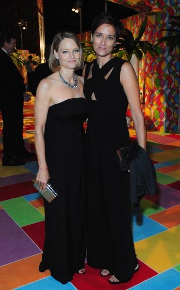 Джоди Фостер и Александра Хедисон<br />
22 апреля актриса Джоди Фостер вступила в брак с фотографом Александрой Хедисон. До свадьбы влюбленные встречались почти год.