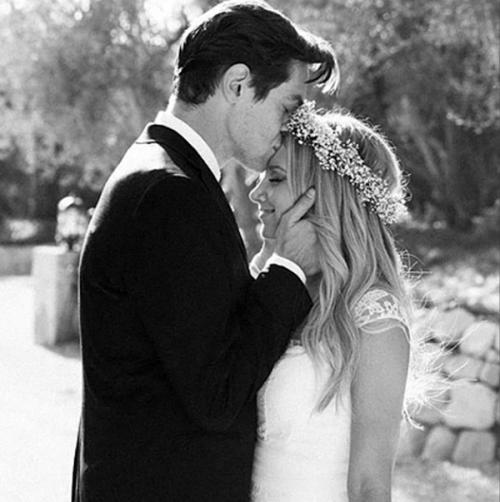 Торжество прошло на частной вилле, в Калифорнии.