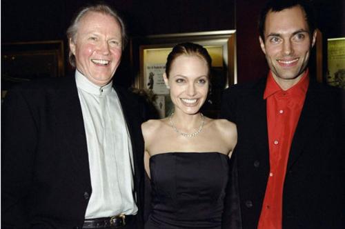 Родители звезд, проигравшие в популярности своим детям