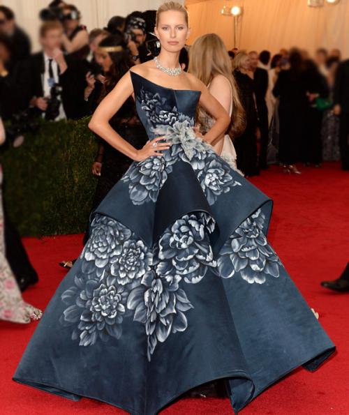 Самые запоминающиеся звездные образы с ковровых дорожек 2014 года