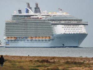 Плавучий остров спущен на воду