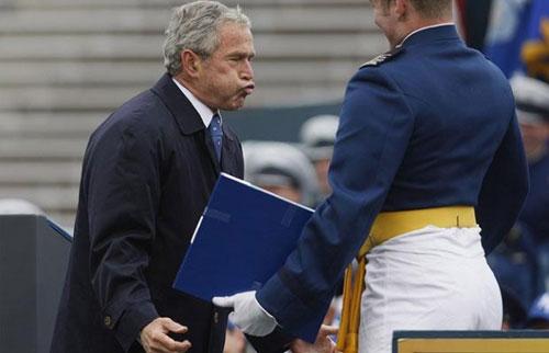 8-летнее правление Буша подходит к концу: фотоальбом не для всех