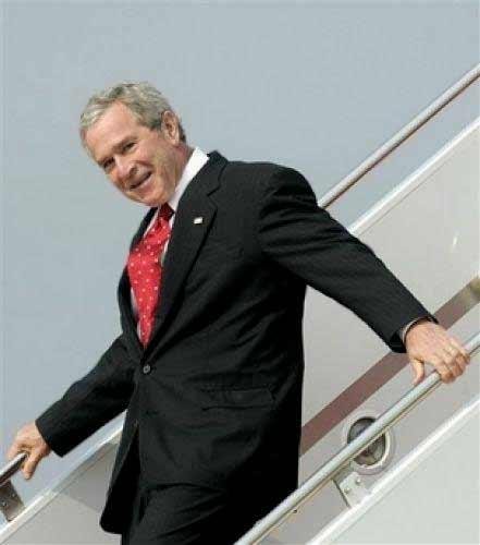 8-летнее правление Буша подходит к концу: фотоальбом не для всех