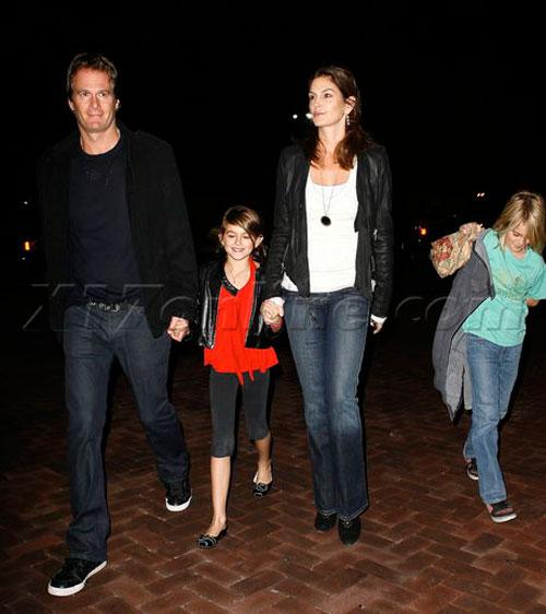 Синди Кроуфорд вышла без макияжа