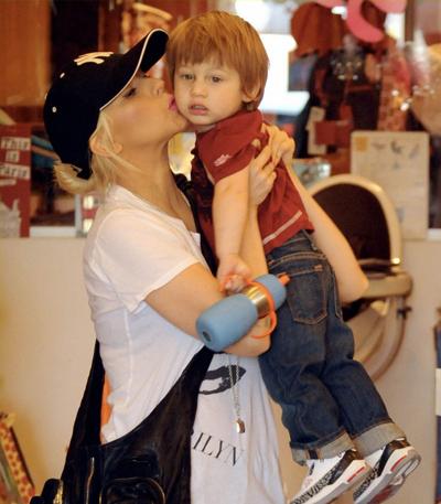 Знаменитые мамы, которые выглядят потрясающе