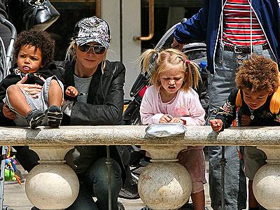 Знаменитые мамы, которые выглядят потрясающе