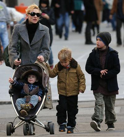 Знаменитые мамы, которые выглядят потрясающе