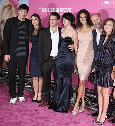 Кто из звёзд дружит со своими бывшими