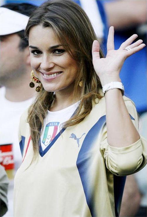 Жены и подруги футболистов — участников Евро-2008