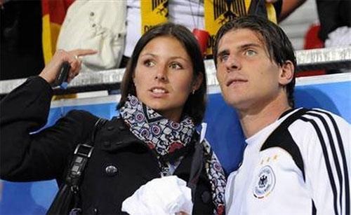 Жены и подруги футболистов — участников Евро-2008