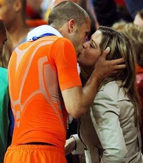 Жены и подруги футболистов — участников Евро-2008