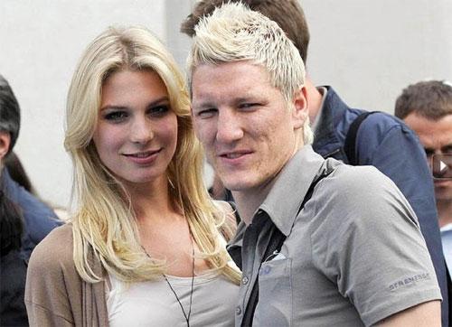 Жены и подруги футболистов — участников Евро-2008