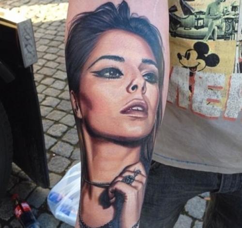 Новый тренд: татуировки с лицами звезд