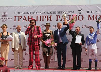 Звездные «клумбы» на ипподроме на скачках «Грани-При радио Monte Carlo»