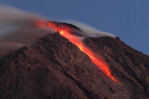 Вулкан Мерапи — хроника извержения