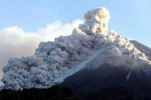Вулкан Мерапи — хроника извержения